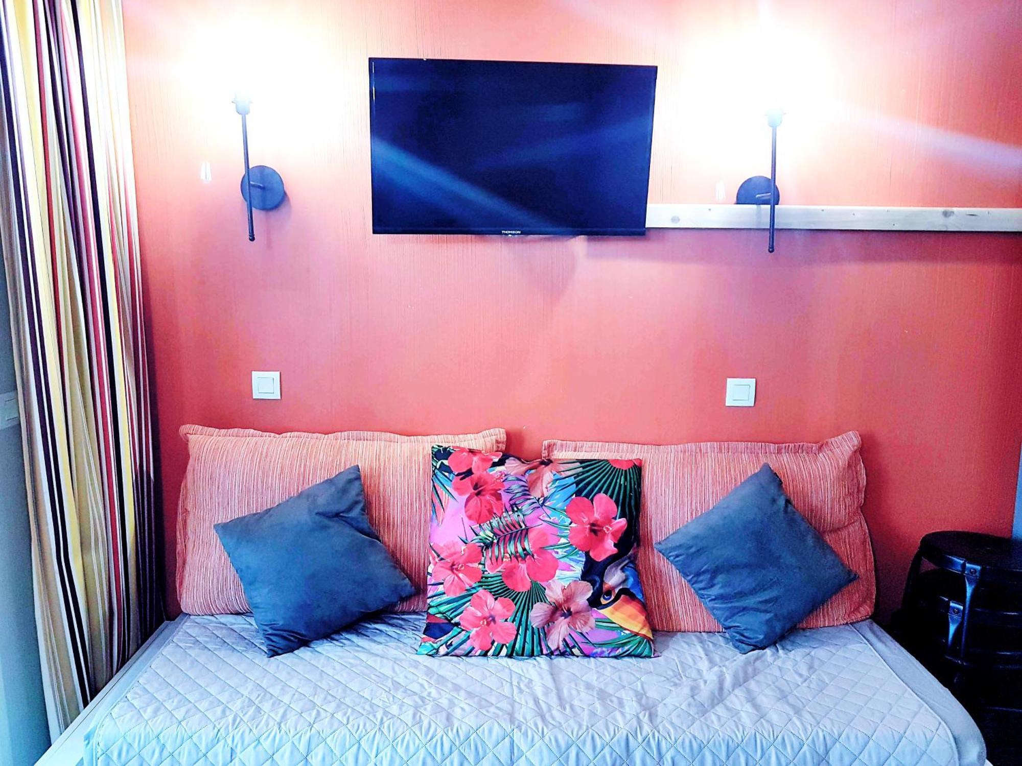 Les Ecrins De La Badine - Hameaux Apartment อิแยร์ ห้อง รูปภาพ