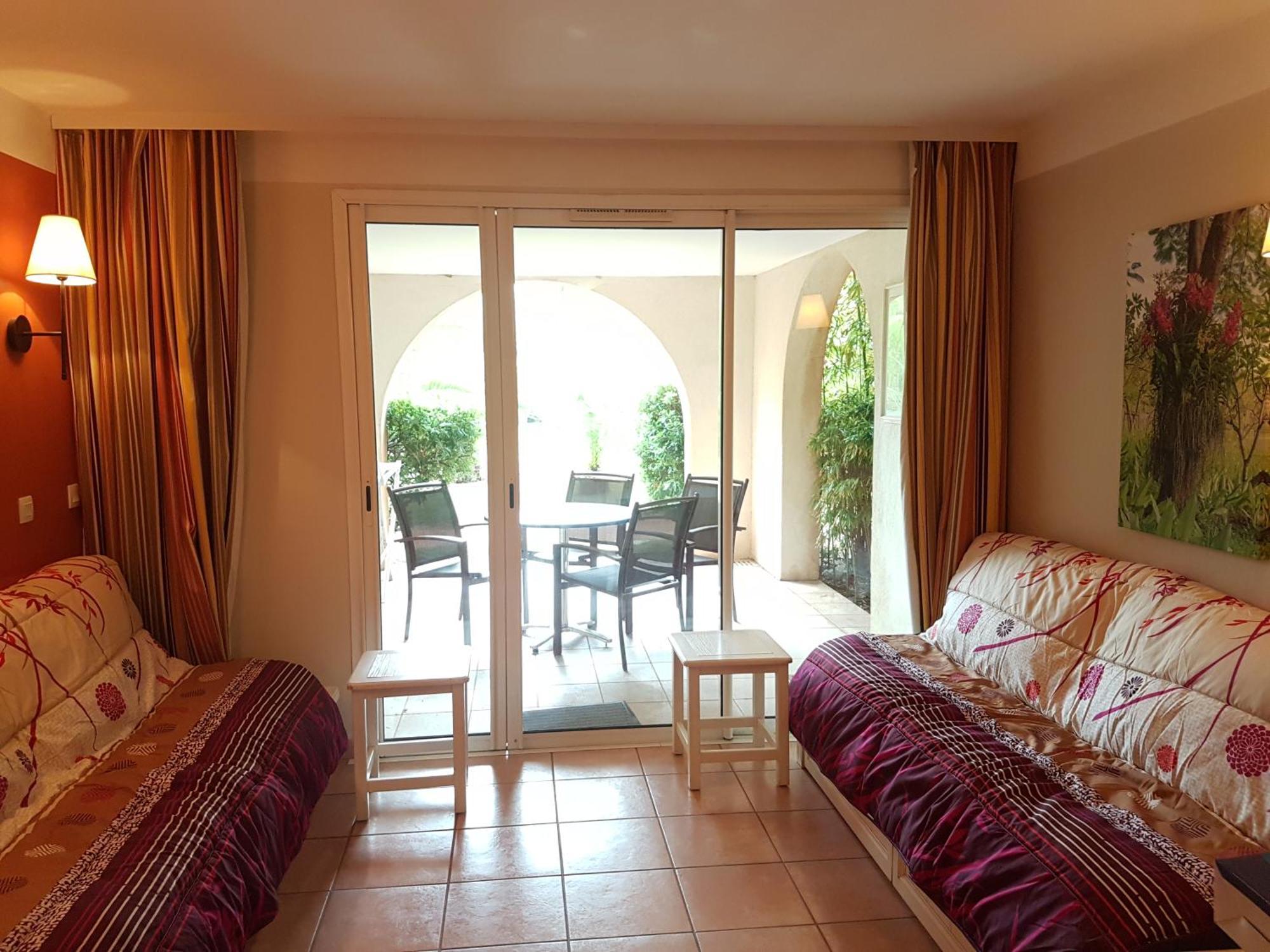 Les Ecrins De La Badine - Hameaux Apartment อิแยร์ ภายนอก รูปภาพ