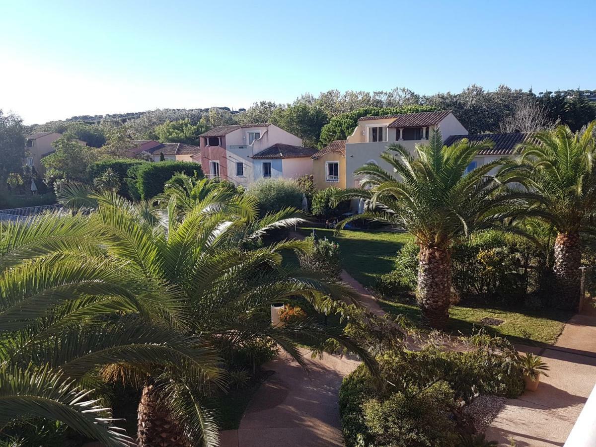 Les Ecrins De La Badine - Hameaux Apartment อิแยร์ ภายนอก รูปภาพ