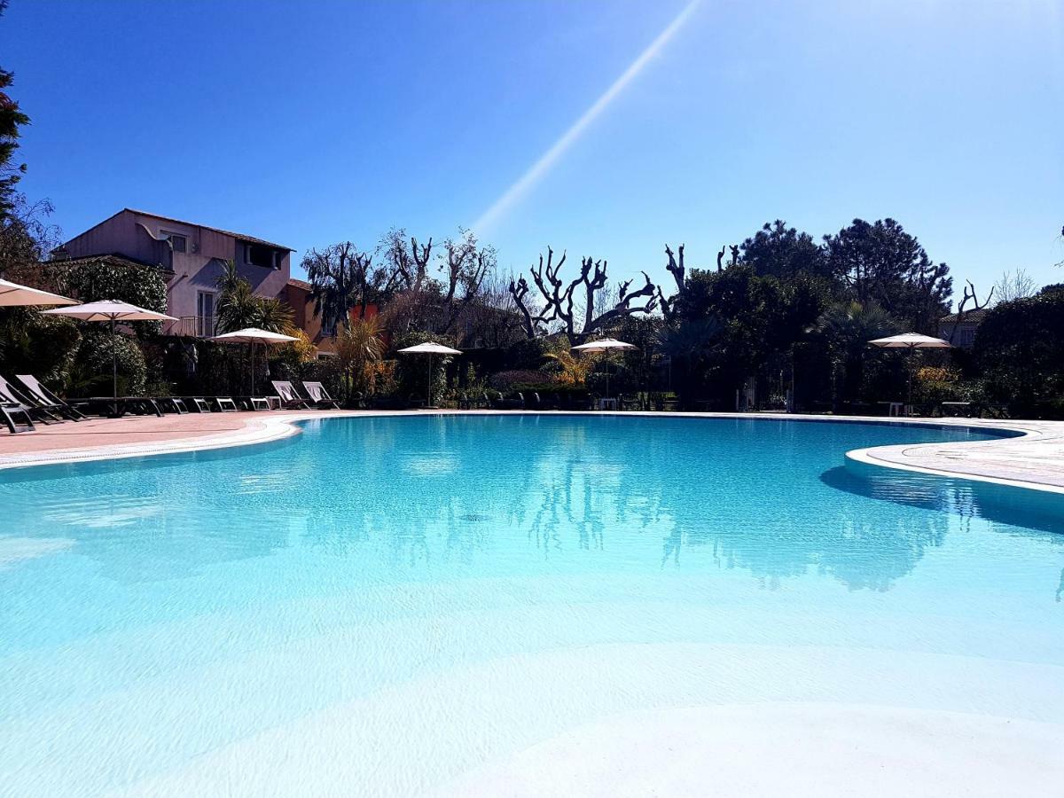 Les Ecrins De La Badine - Hameaux Apartment อิแยร์ ภายนอก รูปภาพ