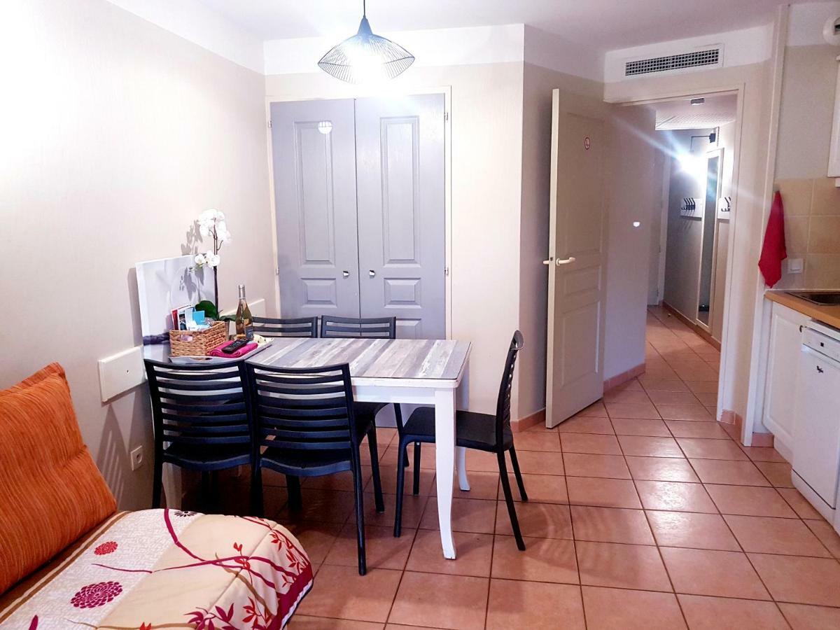 Les Ecrins De La Badine - Hameaux Apartment อิแยร์ ภายนอก รูปภาพ