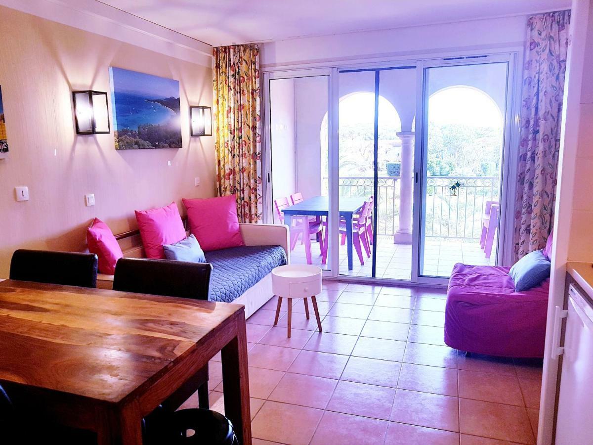 Les Ecrins De La Badine - Hameaux Apartment อิแยร์ ภายนอก รูปภาพ
